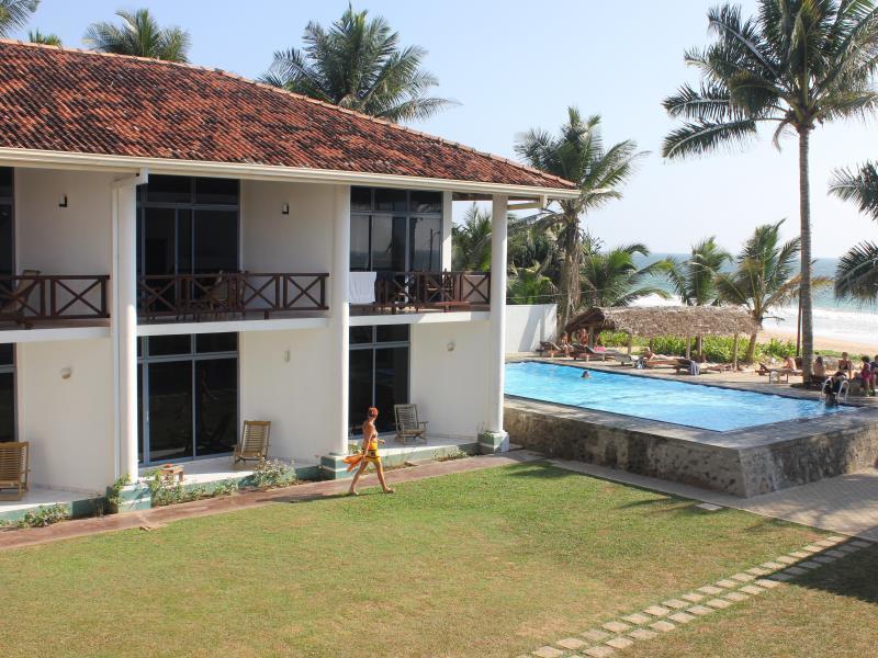 Ranmal Beach Hotel Hikkaduwa Exterior photo