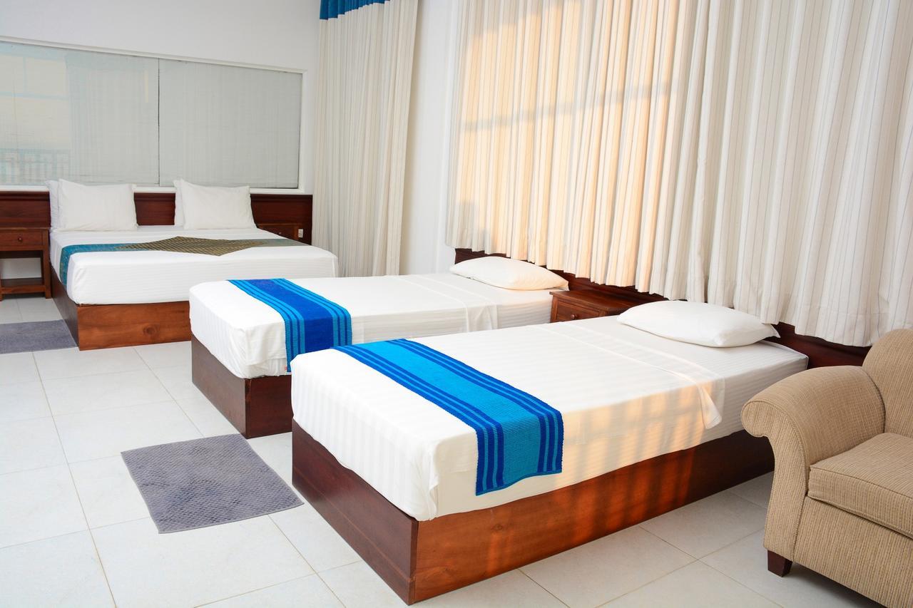 Ranmal Beach Hotel Hikkaduwa Room photo