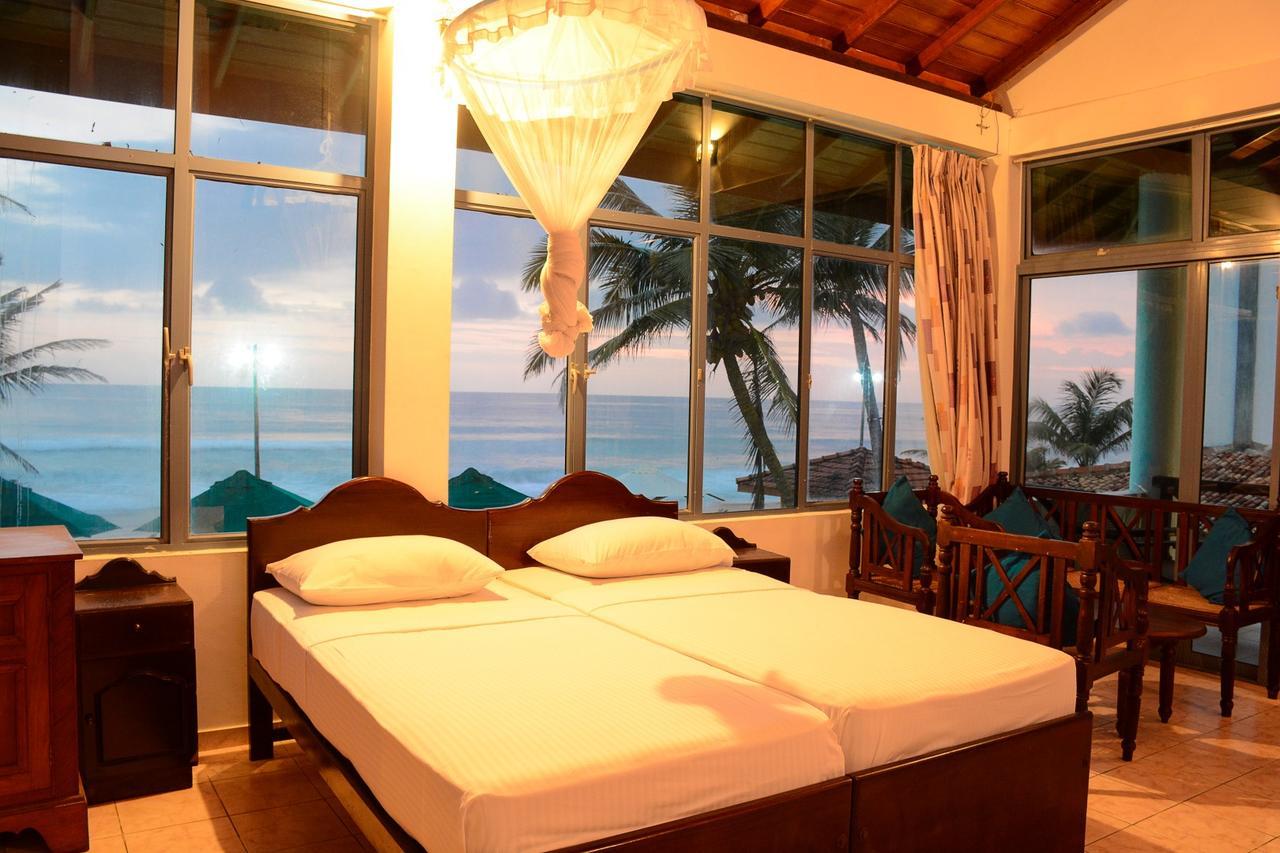 Ranmal Beach Hotel Hikkaduwa Exterior photo