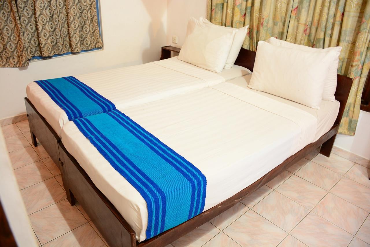 Ranmal Beach Hotel Hikkaduwa Room photo