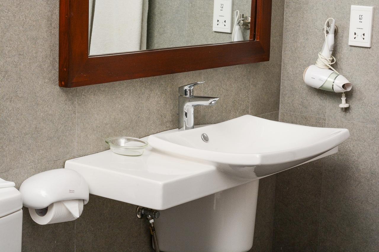 Ranmal Beach Hotel Hikkaduwa Room photo